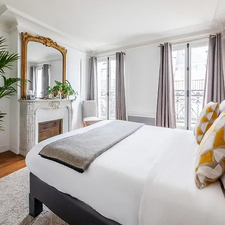 Apartment Bergere Paris