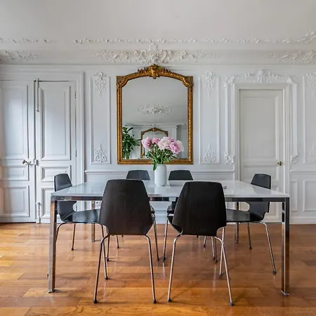 Bergere Apartment *