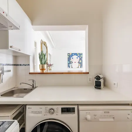 Apartment Bergere Paris