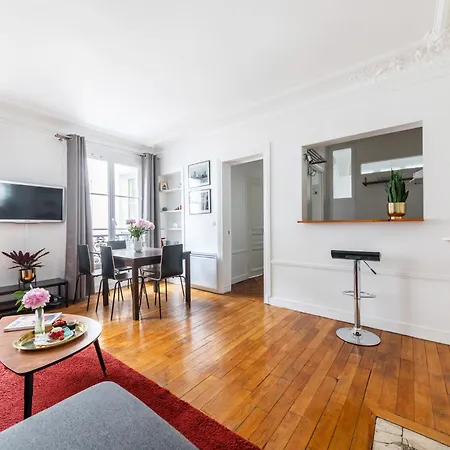 Apartment Bergere Paris